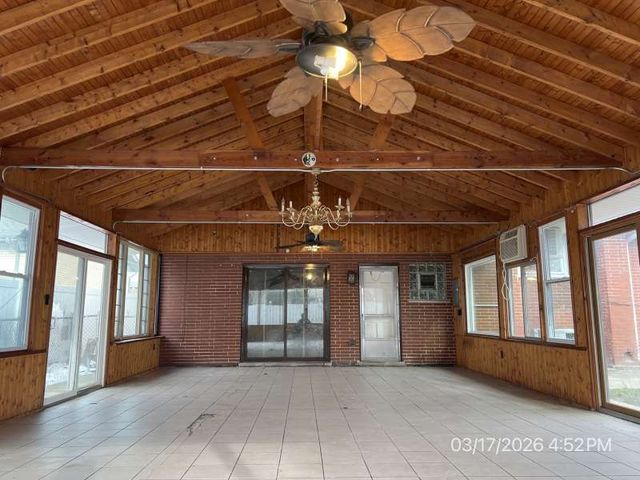 9128 S Komensky Avenue, Oak Lawn, IL 60453