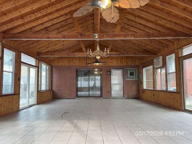 9128 S Komensky Avenue, Oak Lawn, IL 60453