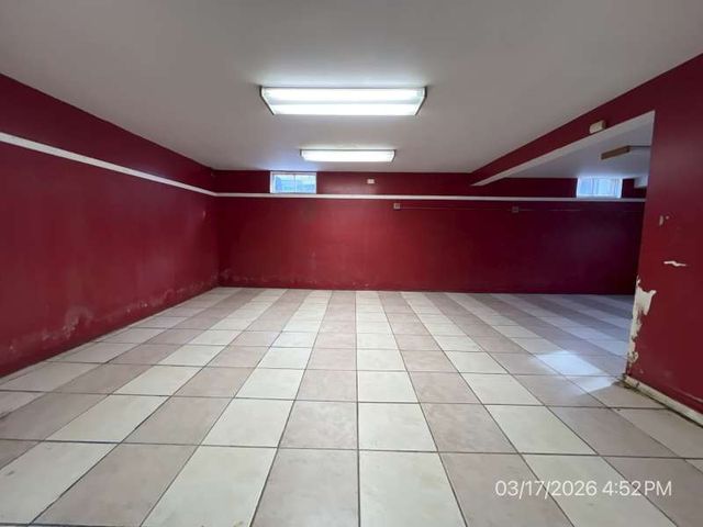 9128 S Komensky Avenue, Oak Lawn, IL 60453