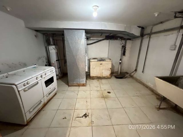 9128 S Komensky Avenue, Oak Lawn, IL 60453