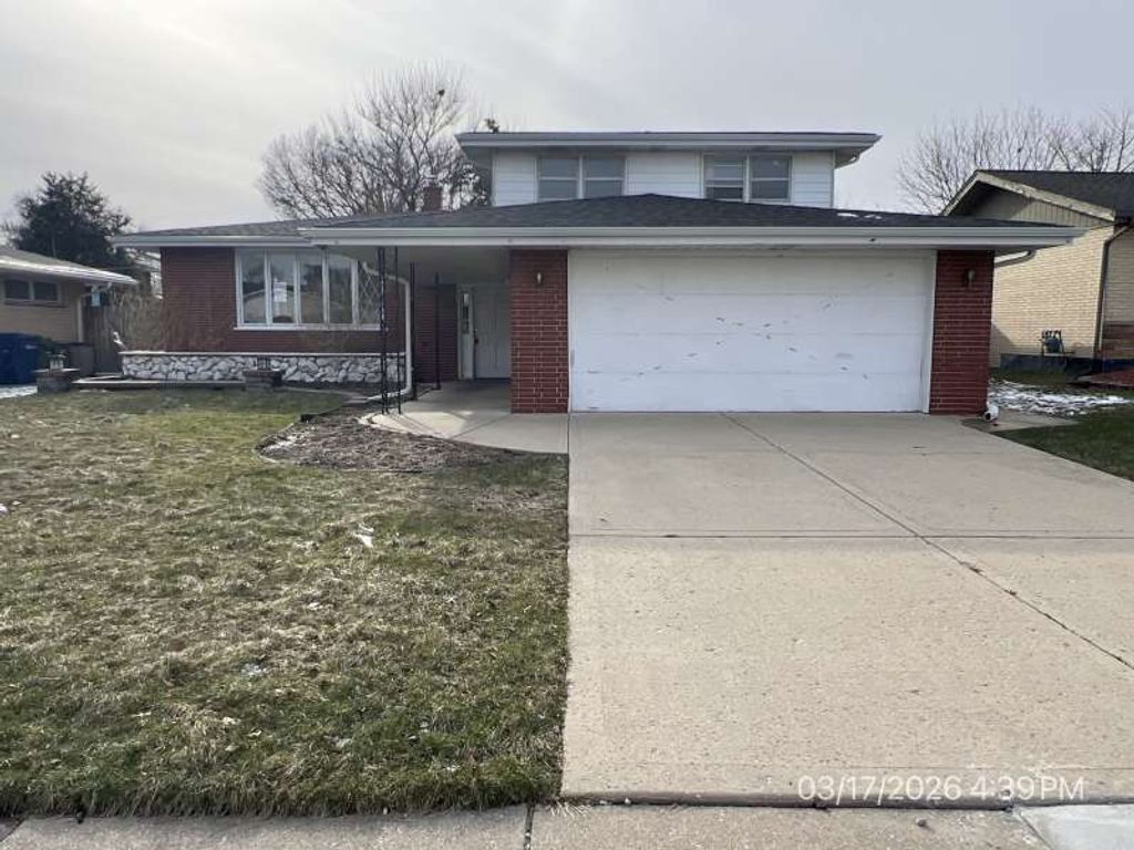 9128 S Komensky Avenue, Oak Lawn, IL 60453