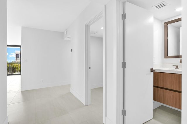 2001 N Ocean Boulevard 502, Boca Raton, FL 33431