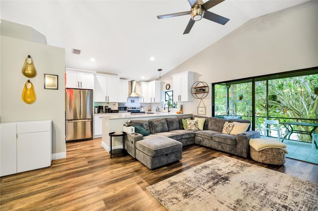 5568 American Circle, Delray Beach, FL 33484