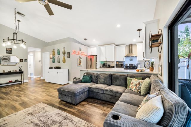 5568 American Circle, Delray Beach, FL 33484