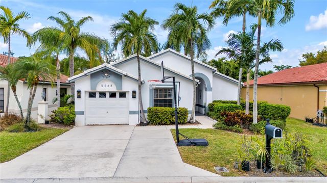 5568 American Circle, Delray Beach, FL 33484