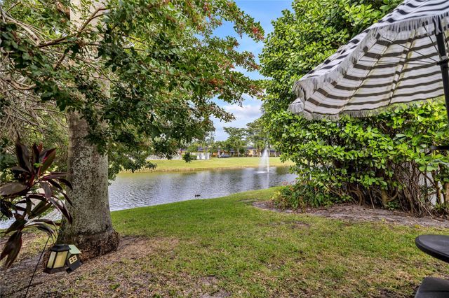 5568 American Circle, Delray Beach, FL 33484