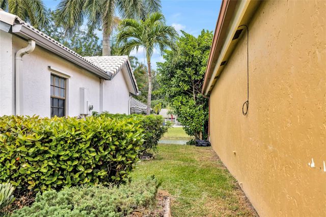 5568 American Circle, Delray Beach, FL 33484