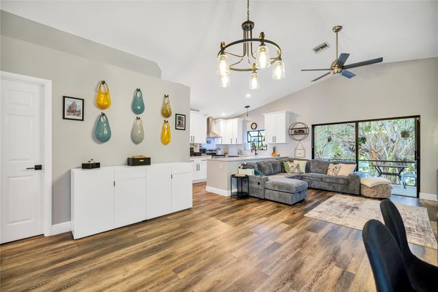 5568 American Circle, Delray Beach, FL 33484
