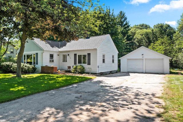 1565 RIVERSIDE DRIVE, Suamico, WI 54173