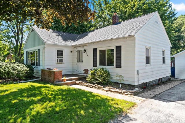 1565 RIVERSIDE DRIVE, Suamico, WI 54173