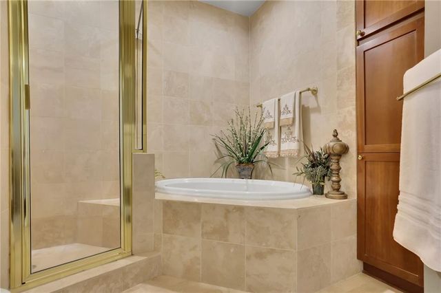 2828 Peachtree Road NW 1901, Atlanta, GA 30305