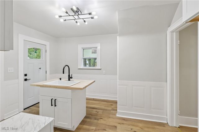 670 Comstock Street NW, Warren, OH 44483