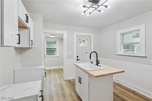 670 Comstock Street NW, Warren, OH 44483