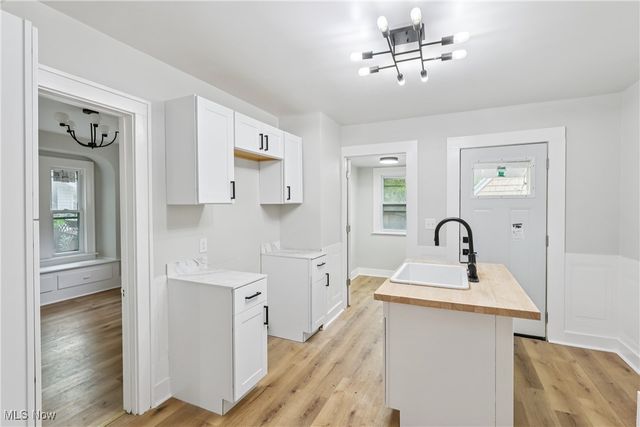 670 Comstock Street NW, Warren, OH 44483