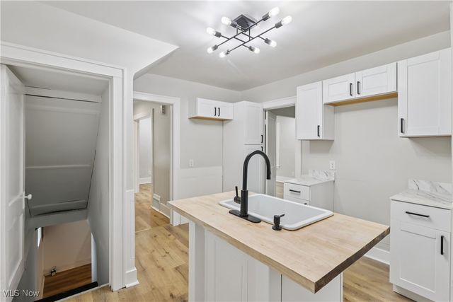 670 Comstock Street NW, Warren, OH 44483