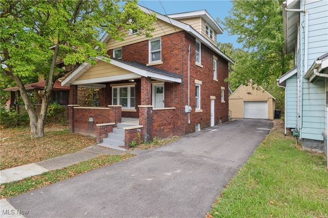 670 Comstock Street NW, Warren, OH 44483