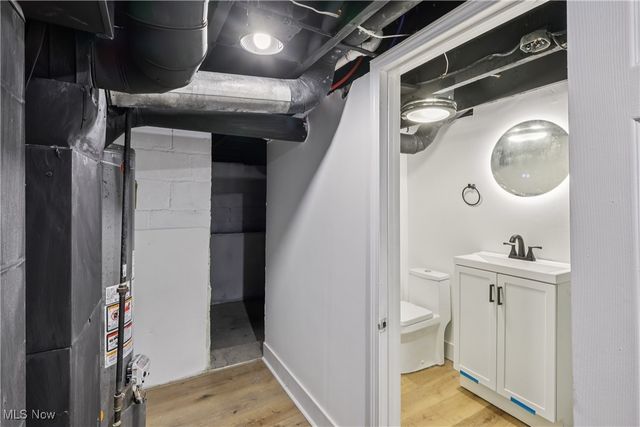 670 Comstock Street NW, Warren, OH 44483