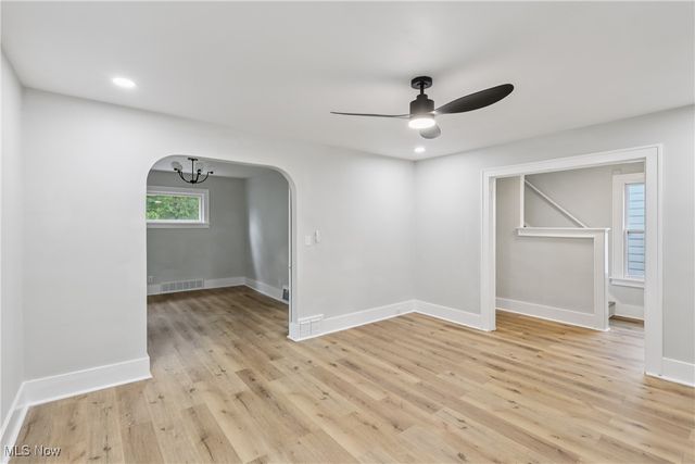 670 Comstock Street NW, Warren, OH 44483