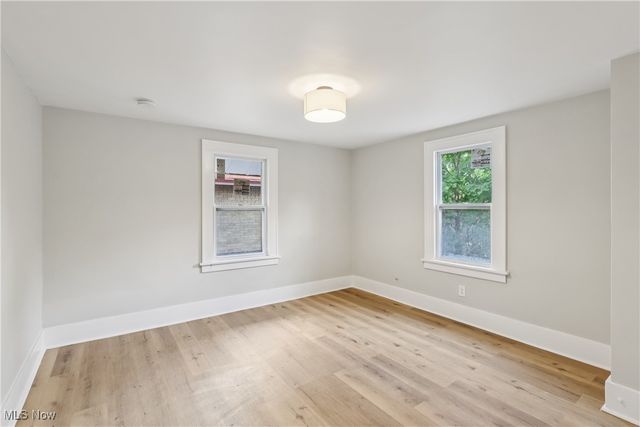 670 Comstock Street NW, Warren, OH 44483