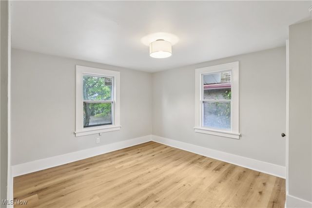 670 Comstock Street NW, Warren, OH 44483