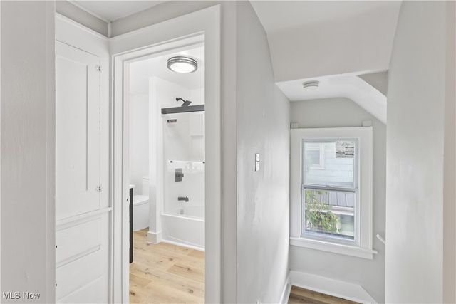 670 Comstock Street NW, Warren, OH 44483