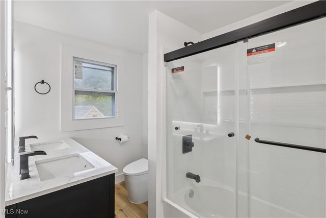 670 Comstock Street NW, Warren, OH 44483