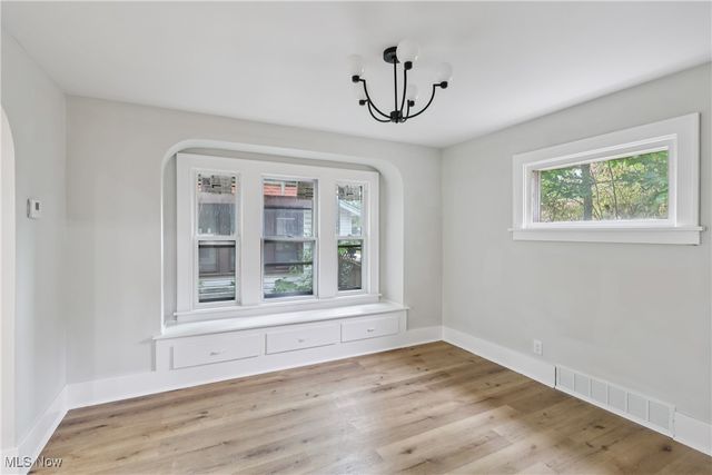 670 Comstock Street NW, Warren, OH 44483