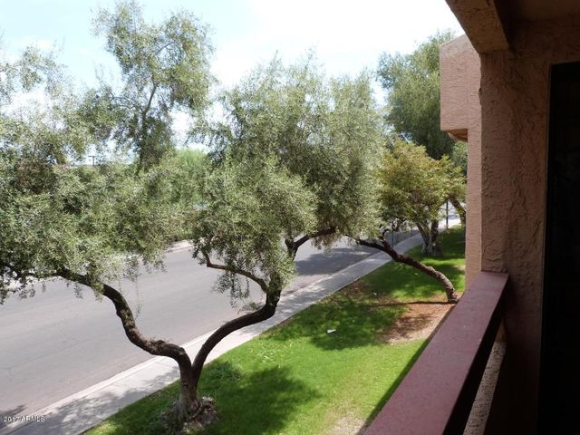 3131 W Cochise Drive Unit 207, Phoenix, AZ 85051