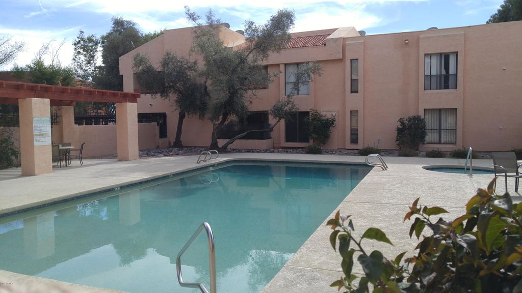3131 W Cochise Drive Unit 207, Phoenix, AZ 85051
