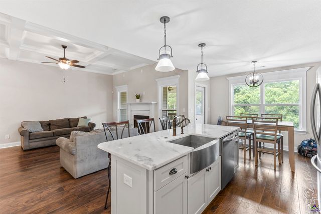 304 Kendall Court, Perry, GA 31069