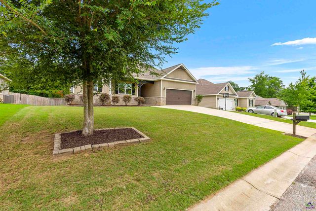304 Kendall Court, Perry, GA 31069