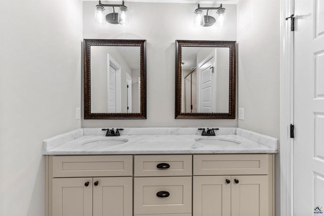 304 Kendall Court, Perry, GA 31069