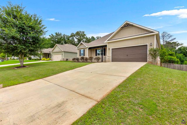 304 Kendall Court, Perry, GA 31069