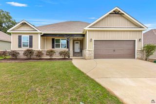 304 Kendall Court, Perry, GA 31069