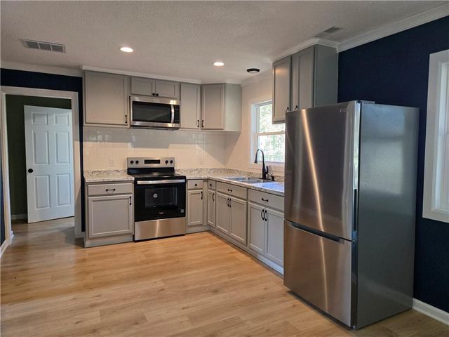 203 N Chestnut Street, Pittsburg, KS 66762