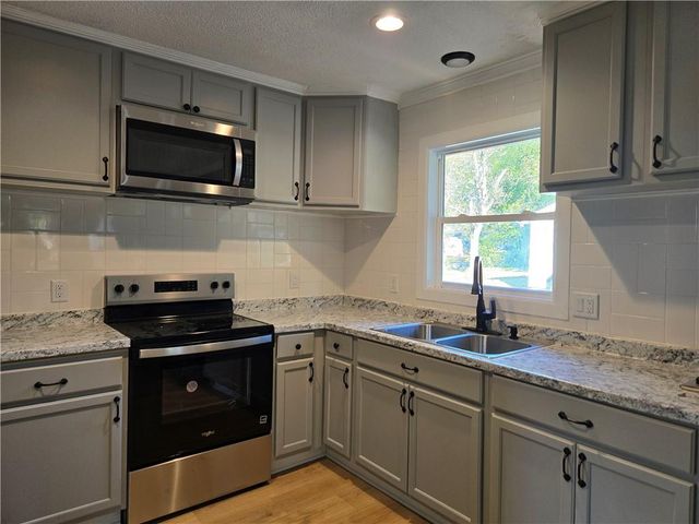 203 N Chestnut Street, Pittsburg, KS 66762