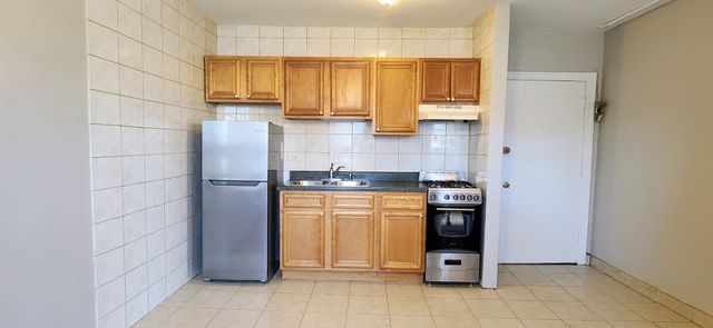 4764 N Virginia Avenue 206, Chicago, IL 60625
