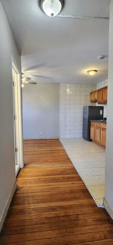 4764 N Virginia Avenue 206, Chicago, IL 60625