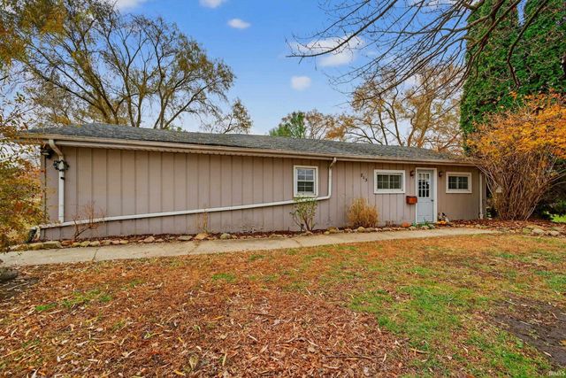 807 S Franklin Street, Winamac, IN 46996