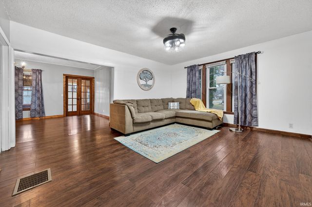 807 S Franklin Street, Winamac, IN 46996