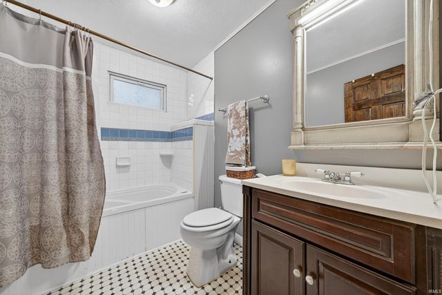 807 S Franklin Street, Winamac, IN 46996