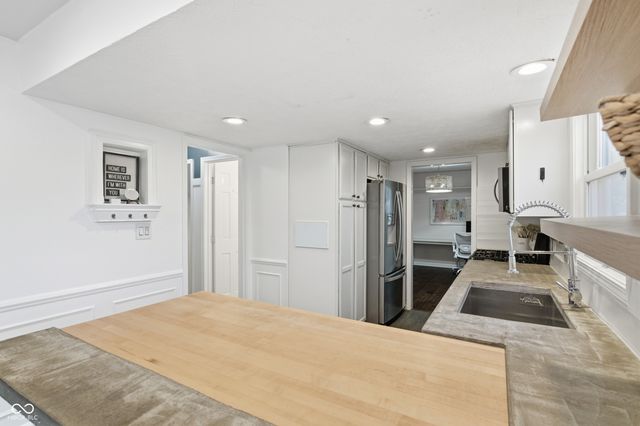 2711 Pomona Court, Indianapolis, IN 46268