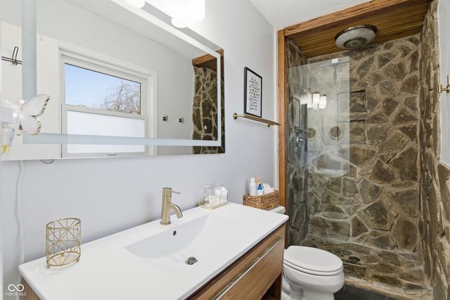 2711 Pomona Court, Indianapolis, IN 46268