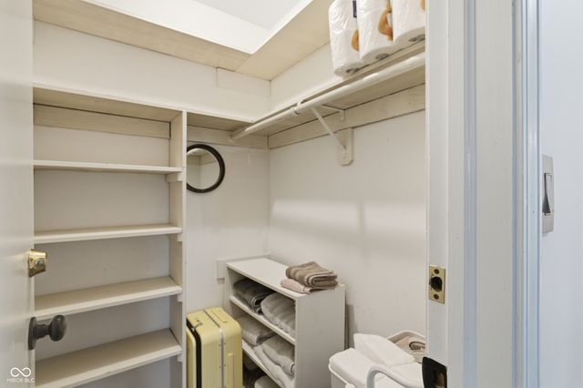 2711 Pomona Court, Indianapolis, IN 46268