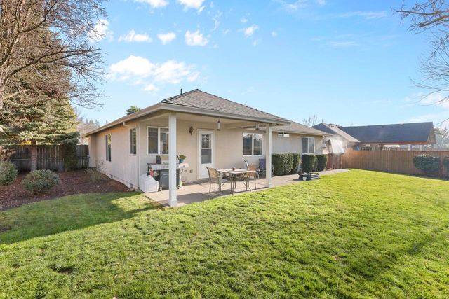 184 Keystone Way, Eagle Point, OR 97524