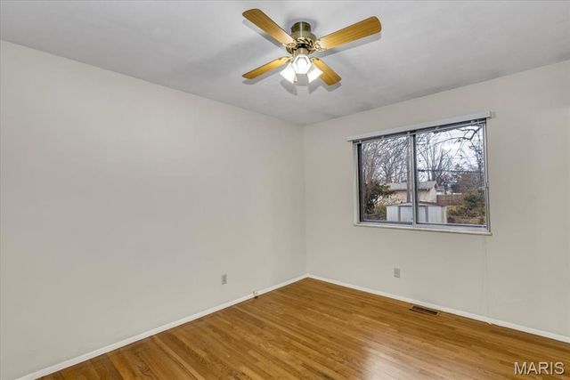 2180 N Pointe Lane, Florissant, MO 63031