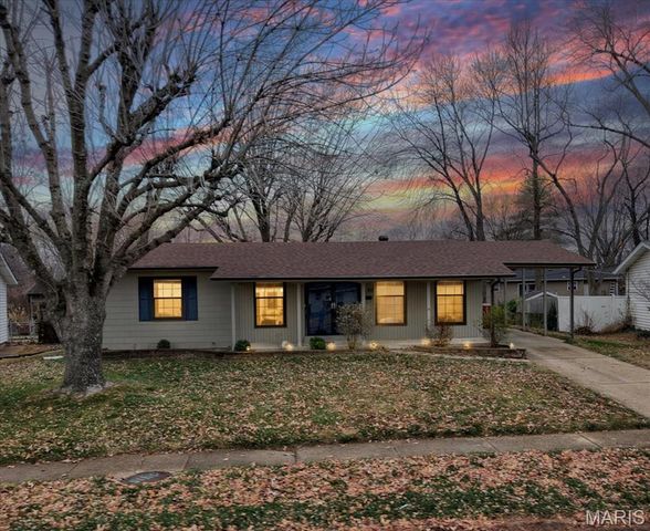 2180 N Pointe Lane, Florissant, MO 63031