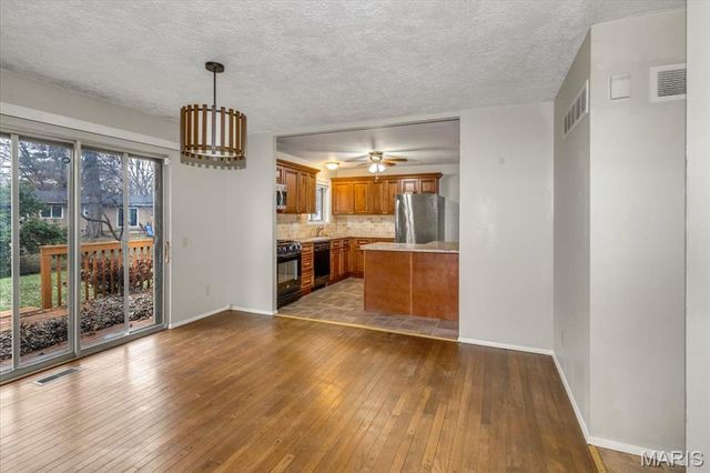 2180 N Pointe Lane, Florissant, MO 63031