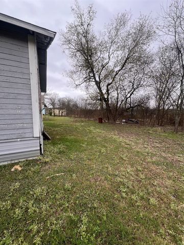 206 3rd Street, Hillsboro, TX 76645