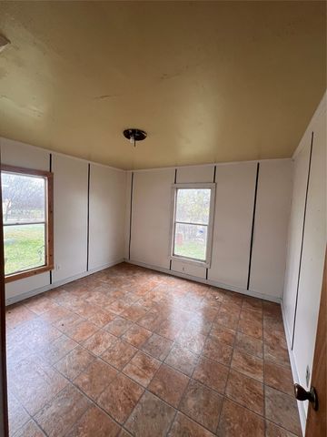 206 3rd Street, Hillsboro, TX 76645